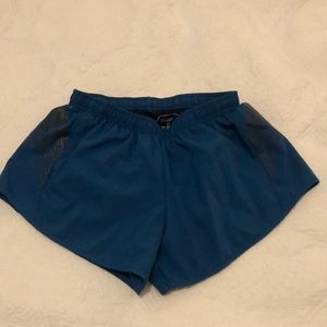 Women’s oiselle OG Distance shorts